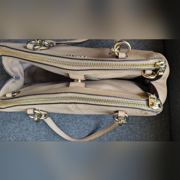 Coach Mini Christie  Carryall /Double Zipper Bag. - Picture 13 of 15